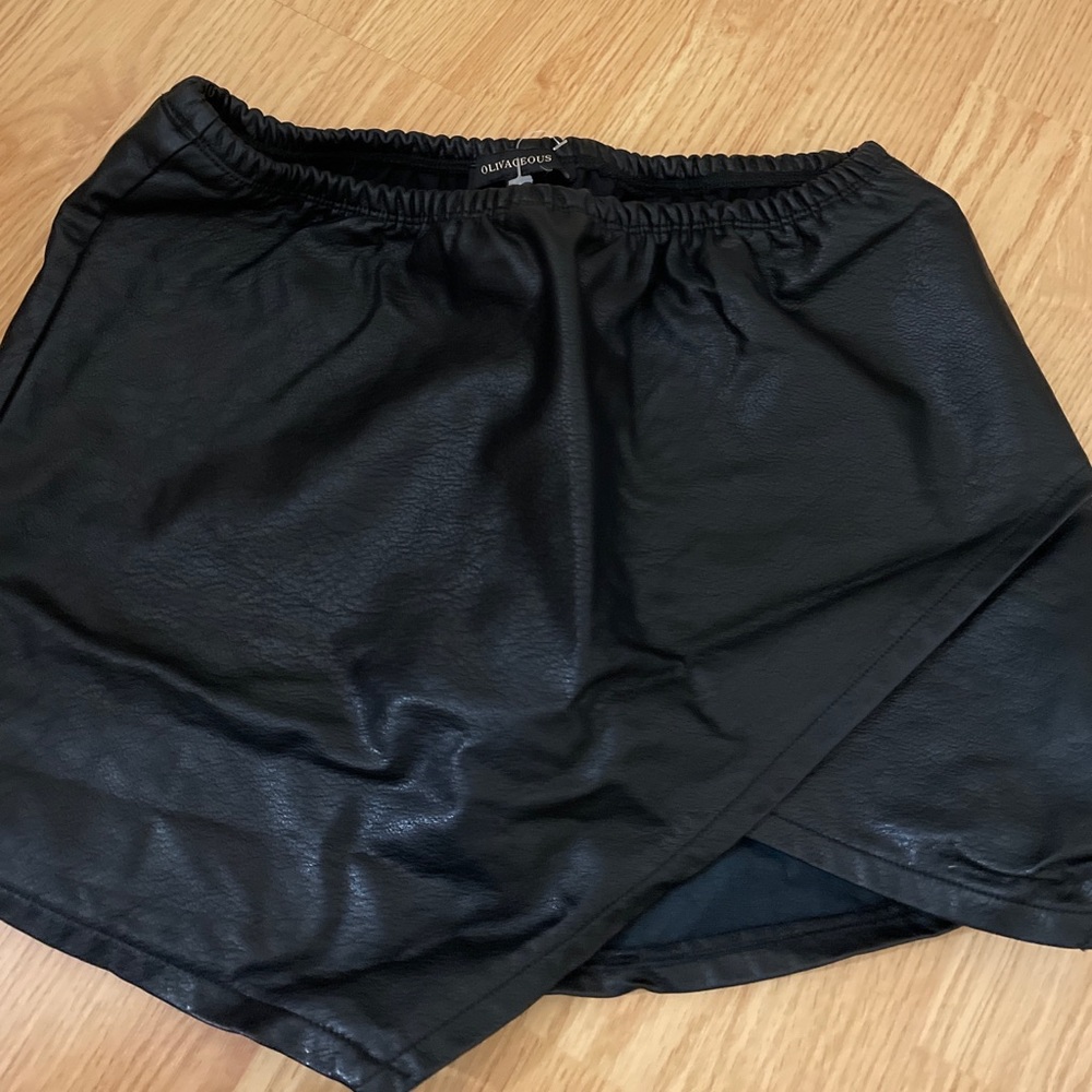 NEW LEATHER SKORT